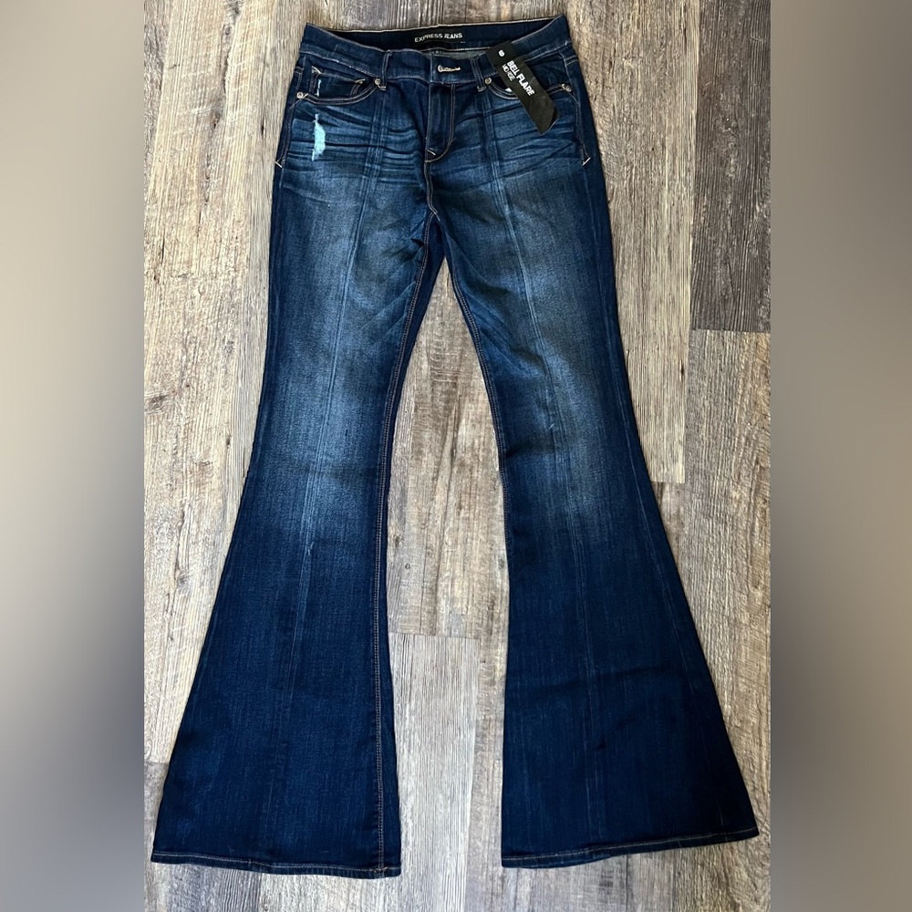 Brand new Women’s express Jeans size 6 mid rise